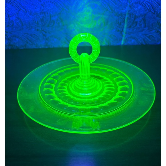 Four piece set of uranium Martha Washington collection by Cambridge glass - Picture 3 of 10